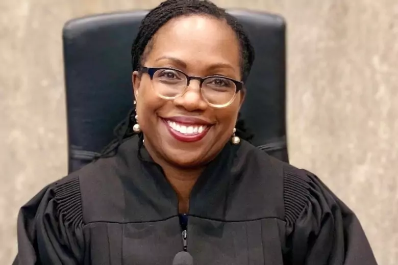 В Верховном суде США появилась первая чернокожая женщина-судья