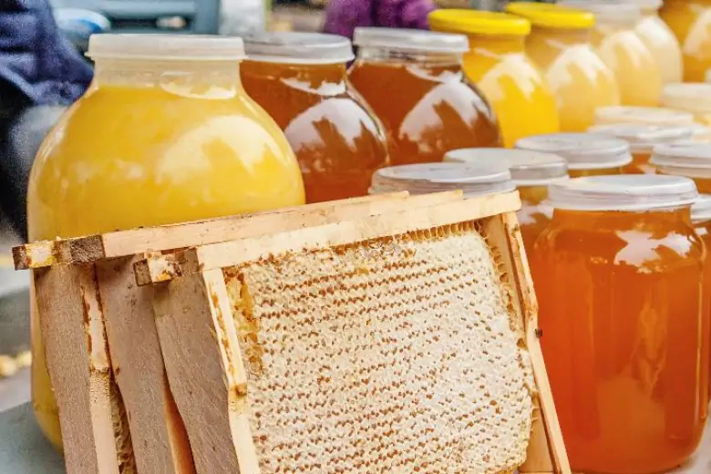 Эксперты пояснили, почему свежий мед может быть опасным