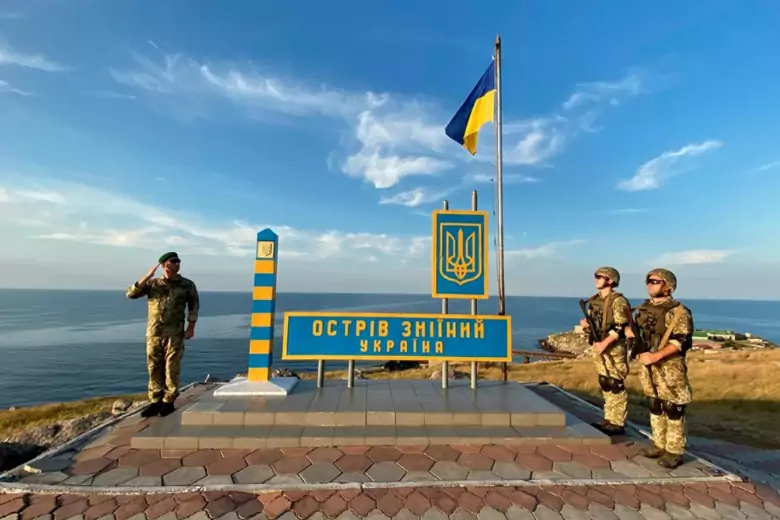 CNN: Минобороны Украины опровергло установку украинского флага на острове Змеиный