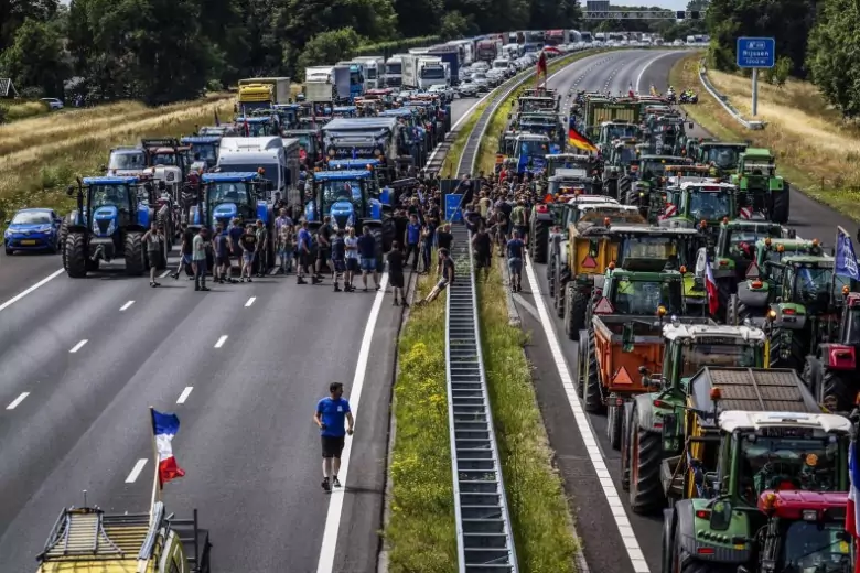 Протесты в Нидерландах: проблемы с правительством набирают обороты