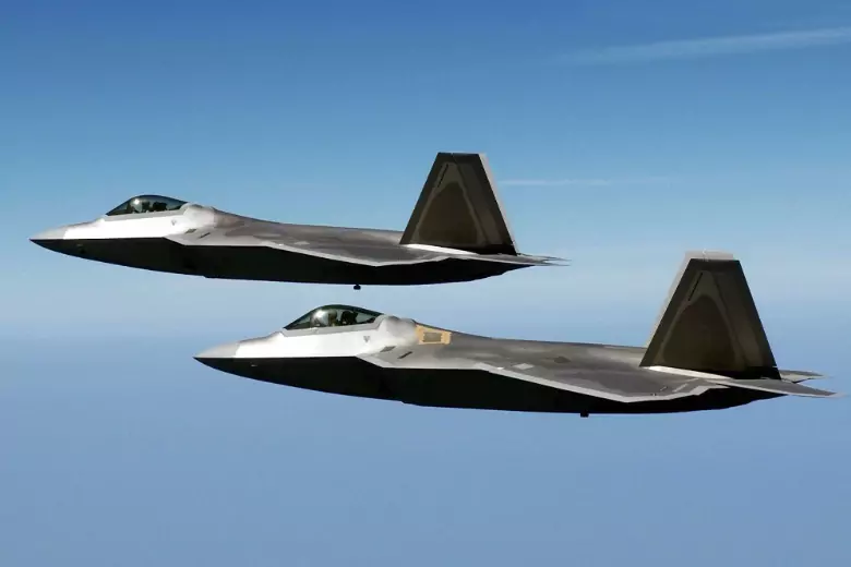 США перебрасывают из Аляски в Польшу шесть истребителей F-22 для сдерживания РФ