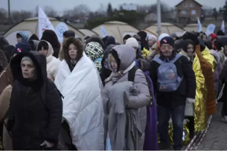 Германия: Европа призывает увеличить помощь цыганам Украине