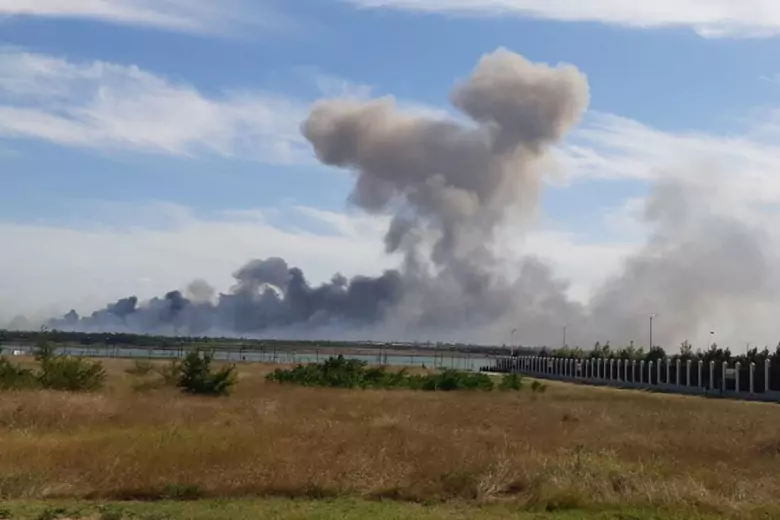 Bloomberg: Украина заявляет что 9 российских военных самолетов уничтожены в результате взрывов в Крыму
