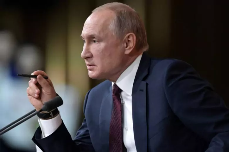 Путин пообещал жестоко реагировать на попытки фальсификации истории