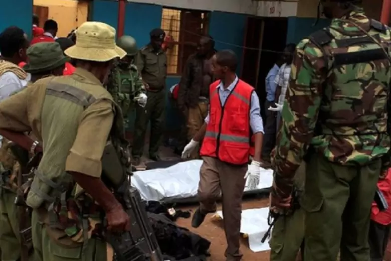 NI: Обнаженное тело кенийского чиновника, найдено со следами пыток на фоне предвыборного хаоса