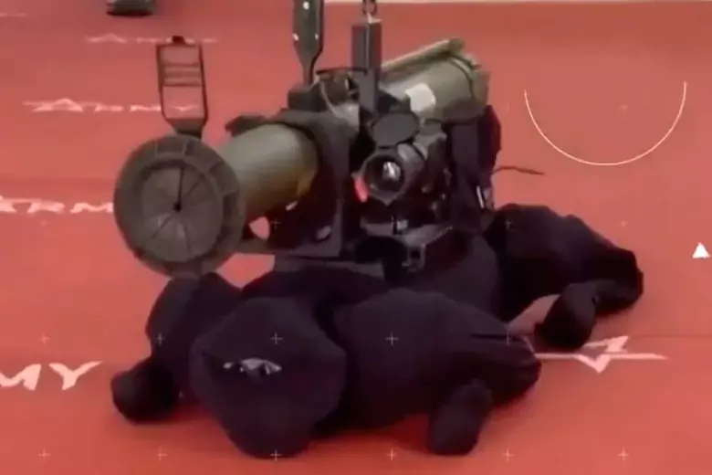 Россия представила на выставке вооружений робота-штурмовика, запускающего ракеты
