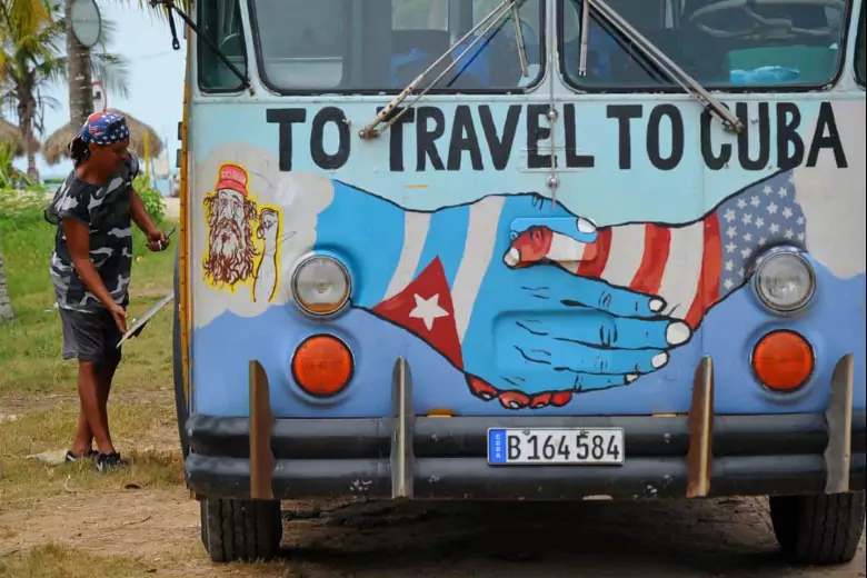 Британцам, побывавшим на Кубе, теперь нужна виза для въезда в США