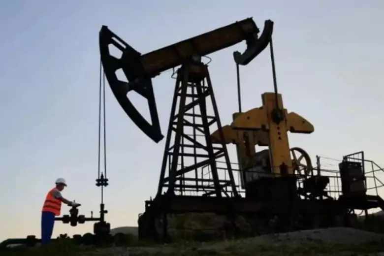Европа пытается ускорить соглашение по ограничению цен на нефть из-за последних действий России
