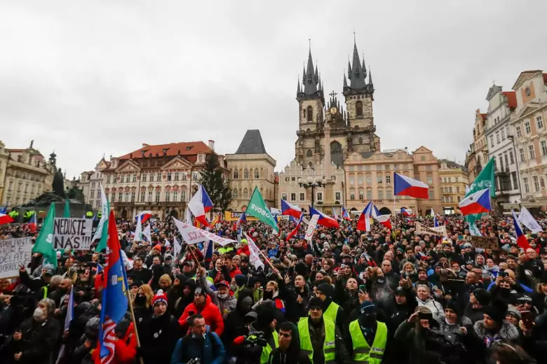 CNN: в городах Чехии начались крупные митинги за сотрудничество с Россией
