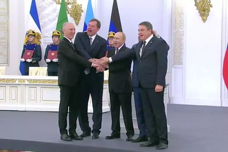 Путин подписал договор о вхождении ДНР, ЛНР, Херсона и Запорожья в состав России
