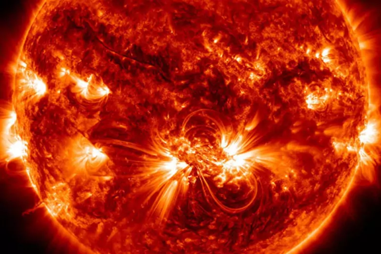 Ученые из России зафиксировали значительную солнечную активность: Солнце  в «красной» зоне