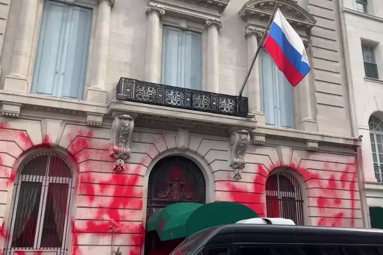 МИД обвинил Германию в отсутствии реакции на нападение на посольство России