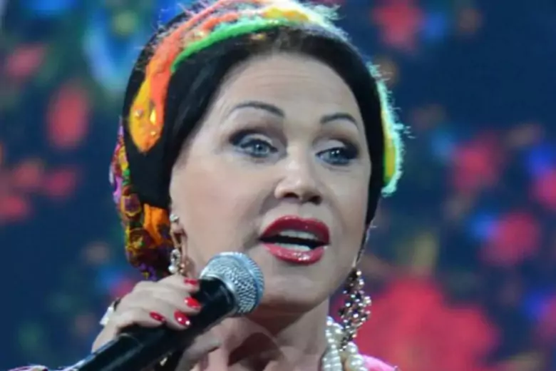 Исполнительница народной песни Надежда Бабкина призналась, что в СССР очень долго не могла пробиться на сцену.