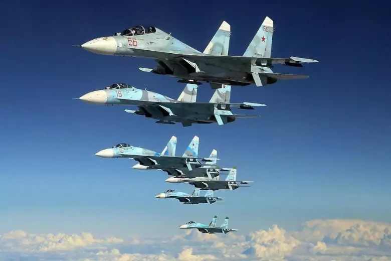 Минобороны РФ: ВКС России уничтожили цеха двух военных заводов Украины