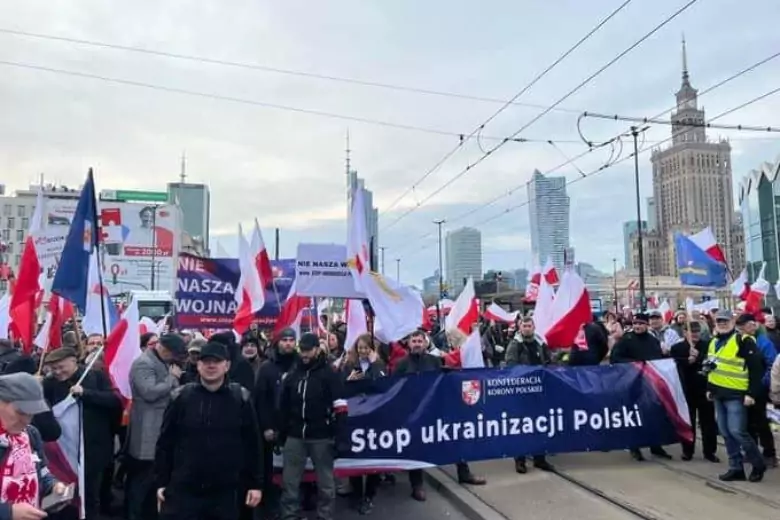 На марше в День независимости Польши несли лозунги «Стоп украинизация»