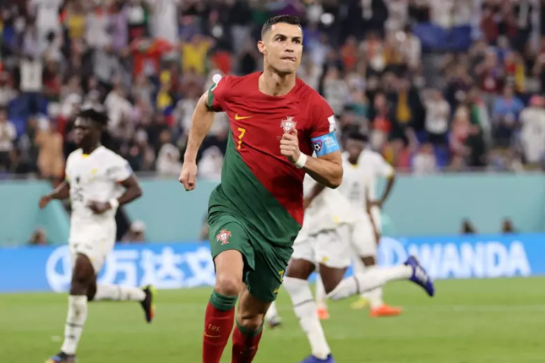 Нападающий Португалии Роналду забил гол Гане на ЧМ в Катаре, установив рекорд