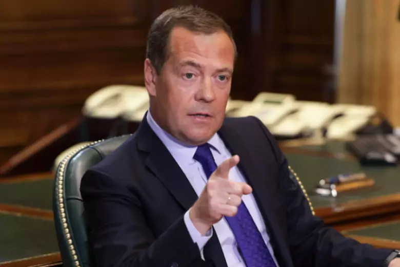 Медведев: отношения США и Европы похожи на союз альфа-самца и престарелого партнера