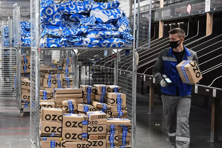 Сотрудники склада Ozon в Подмосковье массово заболевают менингитом