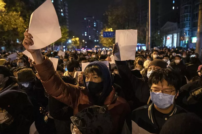 Коммунистическая партия Китая пообещала «решительно подавить проникновение и саботаж враждебных сил» после крупнейших за последние десятилетия уличных демонстраций граждан против ковидных ограничений.