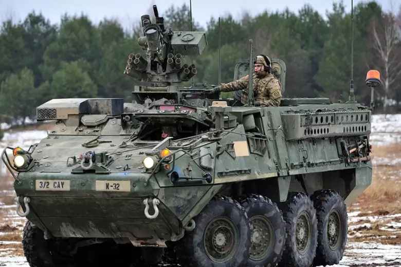 За месяц в Польшу и Грецию из США прибыло около 2400 единиц военной техники