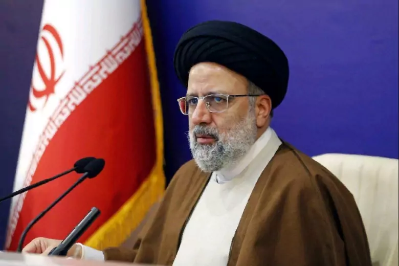 Раиси допустил пересмотр Конституции Ирана  на фоне протестов