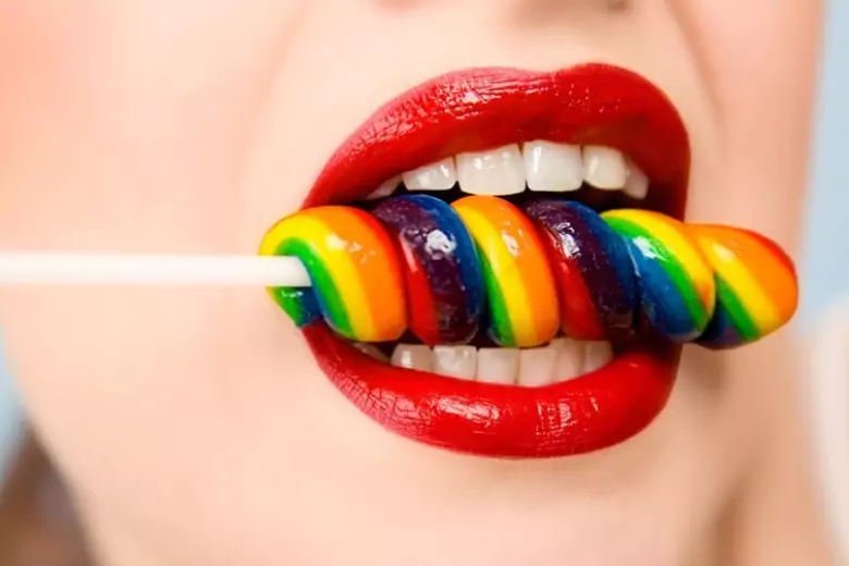 Стоматолог Куров сообщил, какие виды сладостей приносят наибольший вред зубам