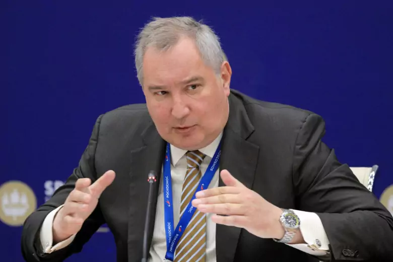 Тяжело раненого Рогозина и его контуженную жену эвакуируют в Москву