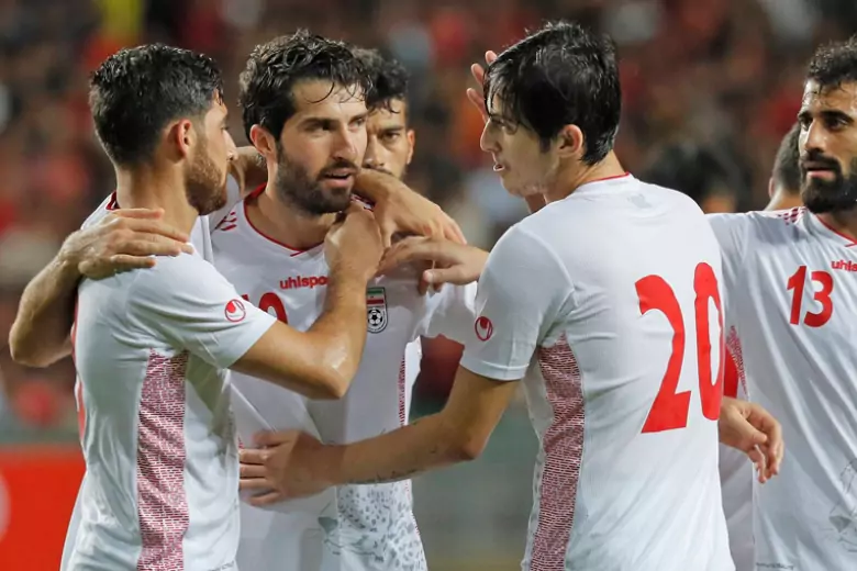 RMC Sport: иранские футболисты арестованы за новогоднюю вечеринку с девушками и алкоголем