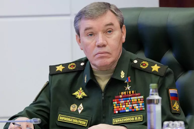 Начальник Генштаба Герасимов назвал две новые угрозы для безопасности России