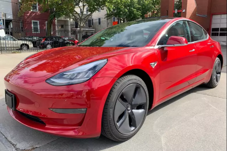 TheStreet: Илон Маск сообщил о повышенном спросе на автомобили Тесла