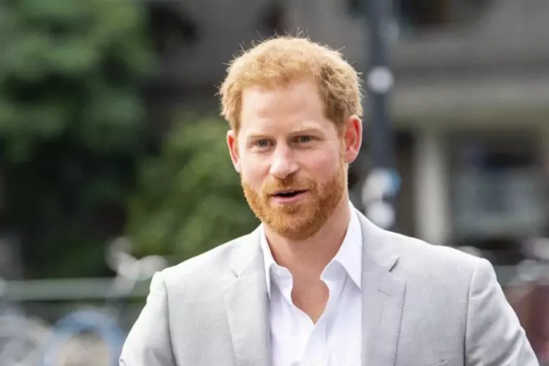 Daily Mail: принц Гарри, возможно, примет участие в церемонии коронации Карла III без супруги