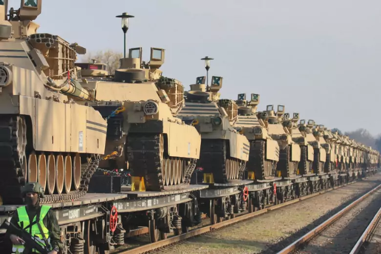 FT: США начинают производить новые танки Abrams для Украины