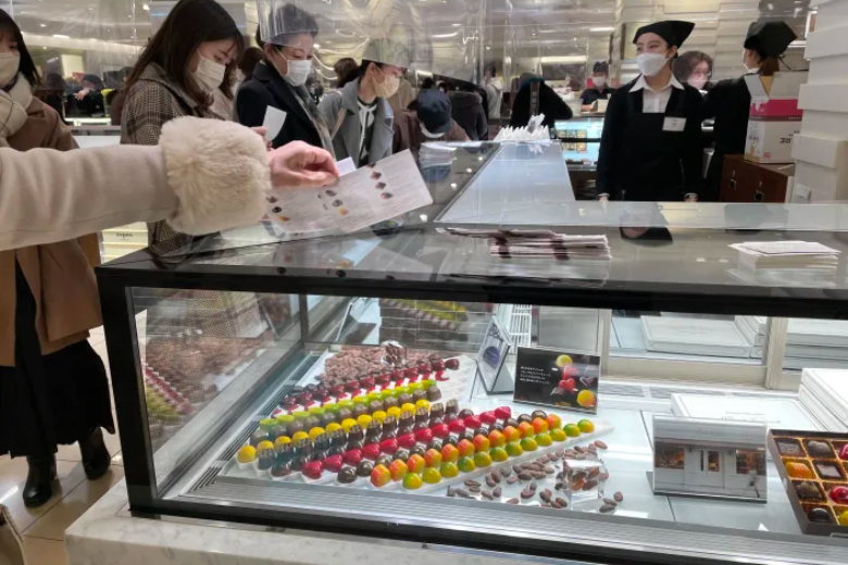 В Японии резко упали продажи "обязательных шоколадок" на День святого Валентина
