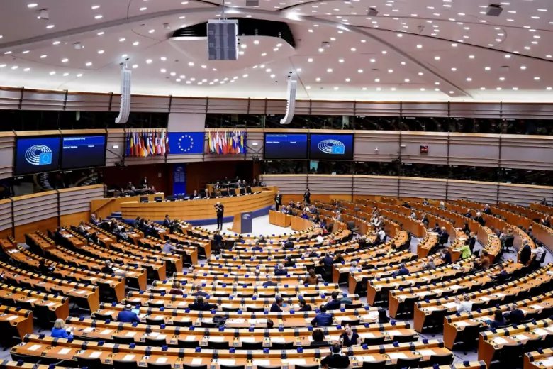 Европарламент принял резолюцию о поставках истребителей Украине