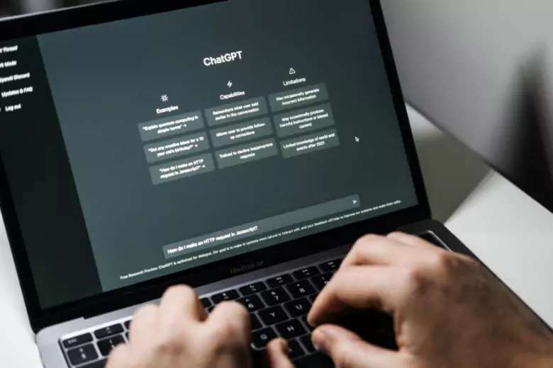 7 способов использовать ChatGPT на работе, чтобы повысить производительность, упростить работу и сэкономить массу времени