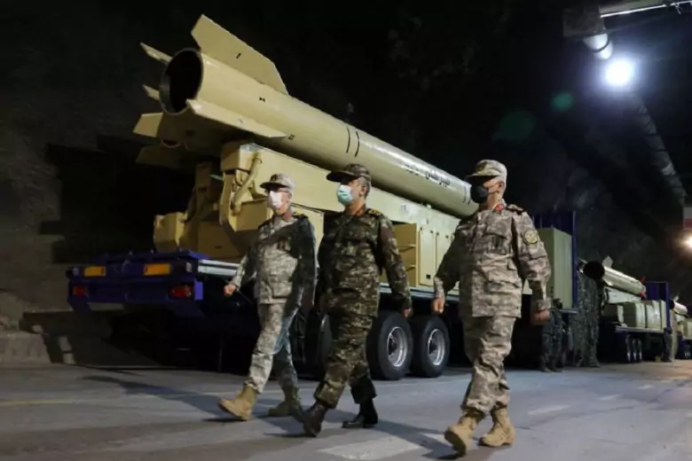 Reuters: в Иране создали ракету Paveh с дальностью полета 1650 километров