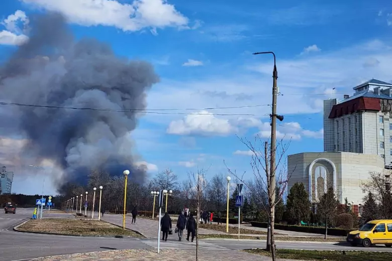 Дрон ВСУ сбросил бомбу на ЛЭП в Энергодаре, спровоцировав пожар в поле