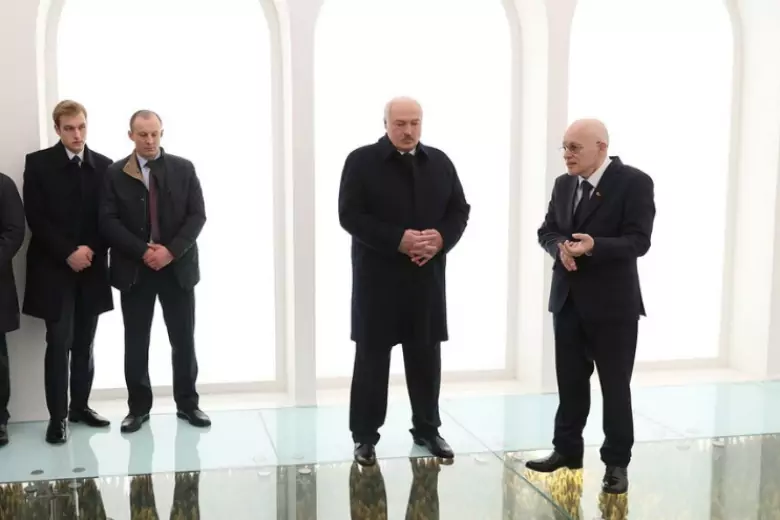 Лукашенко: Россия может поставить Беларуси снаряды с настоящим ураном