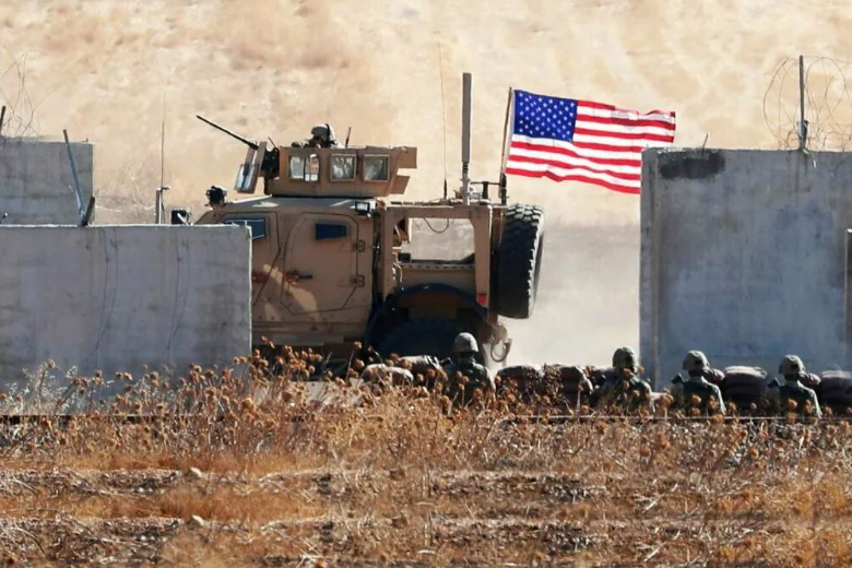 Al Hadath: Исламисты выпустили девять ракет по базе США в Сирии