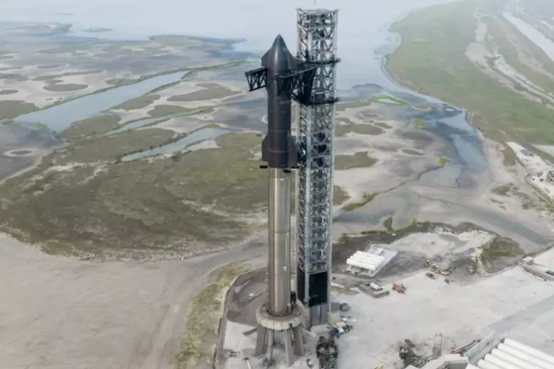 Основатель SpaceX Илон Маск объявил о первом полете самой мощной ракеты в истории, сообщает в среду, 12 апреля Немецкое агентство печати.