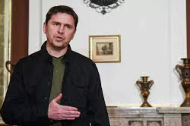 Подоляк: Украина имеет право уничтожить все в Крыму и Донбассе