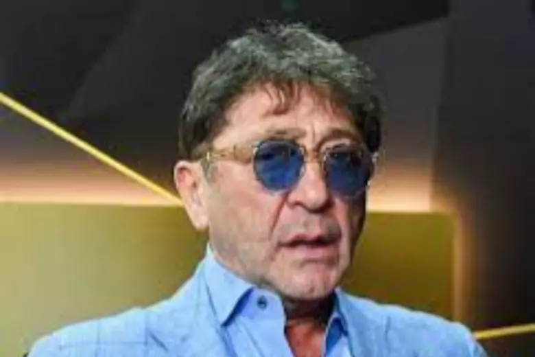 Певец Григорий Лепс признался Павлу Воле, что оказался плохим родителем для своих четверых детей, и дедушкой будет таким же.