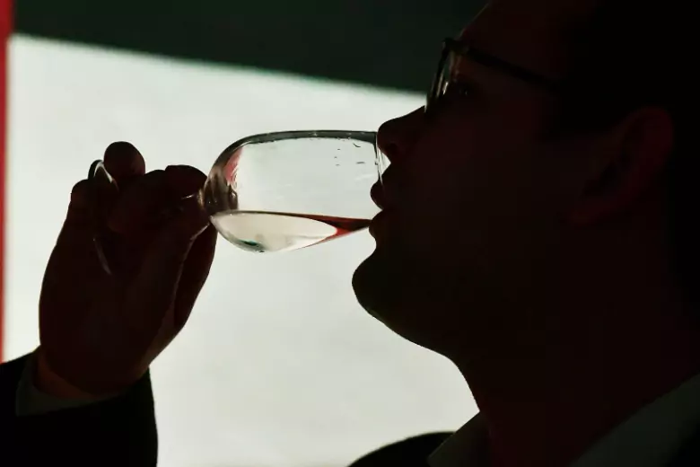 Ученые университета Восточной Англии: регулярное употребление алкоголя способствует потере мышечной массы