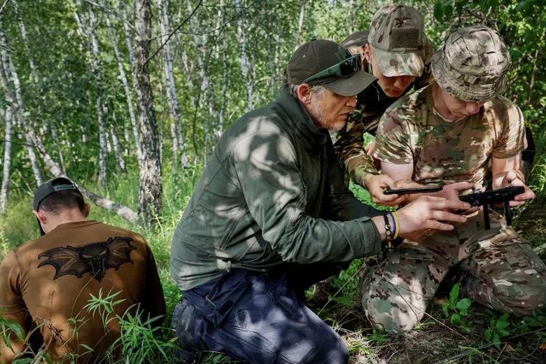 На Украине школьников обучат управлять дронами