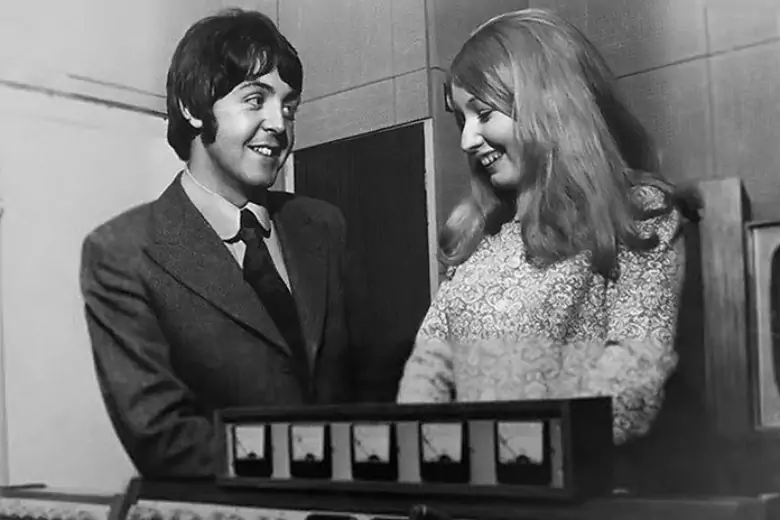 5 сентября 1968 года - дата, когда произошло знаковое событие, ведь только 1 раз на первом месте в британском хит-параде была русская песня. К этому делу руку приложил сам Пол Маккартни!