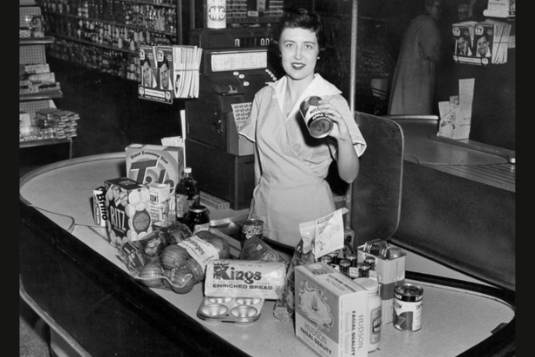 Лес Лэйли был молодым парнем, когда он купил консерву с цыпленком для свадебного ужина в 1956 году.