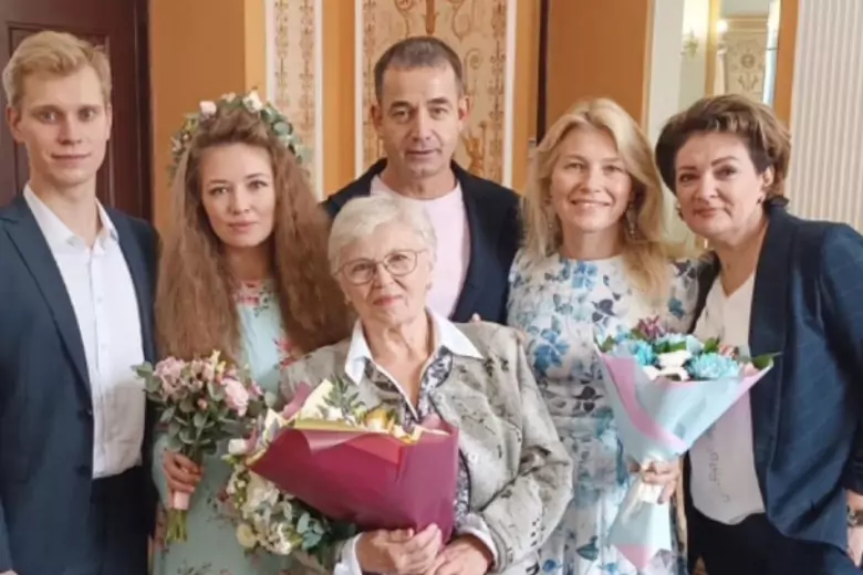 Приемная дочь Певцова, о существовании которой стало известно 5 лет назад, вышла замуж