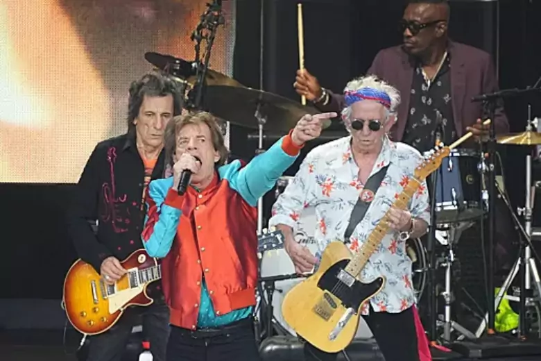 Известное издание Daily Mail сообщает, что доход легендарной британской группы "The Rolling Stones" превысил 2 000 000 000 у.е..
