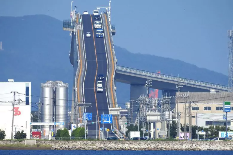 В чем секрет Эшима Охаси в Японии - самого экстремального моста в мире
