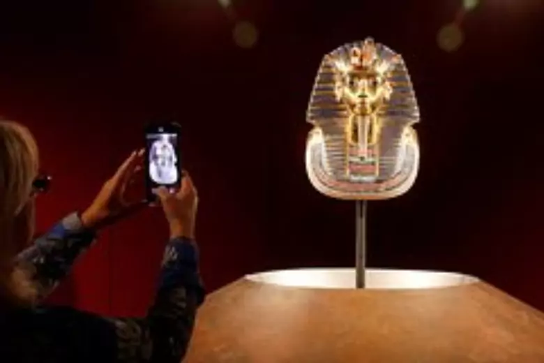 Речь идет о событиях 100-летней давности, когда исследователи из Британии открыли гробницу египетского фараона Тутанхамона.